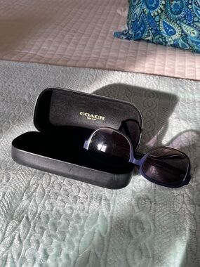Coach Women's Navy Frame Sunglasses with Black Case